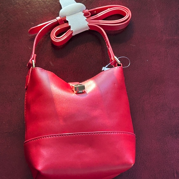 Red Hot Mini Bucket Bag New With Tags Crossbody Red Smooth Leather Look - Picture 12 of 16